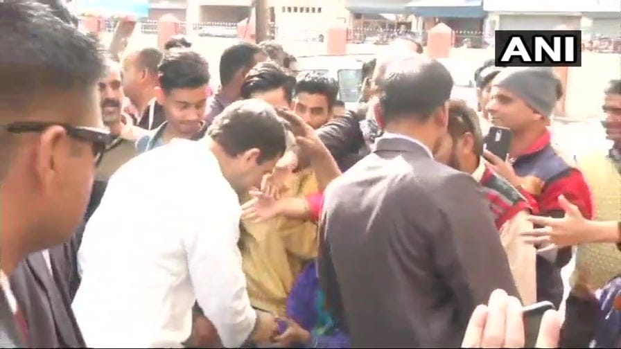 Rahul Gandhi emotional to meet pulwama martyr family at dehradun rally for election 2019
