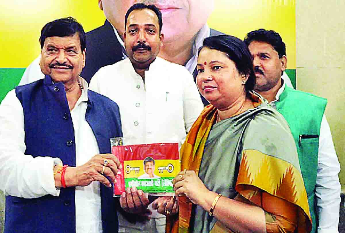 aruna kori left Samajwadi Party before lok sabha election 2019