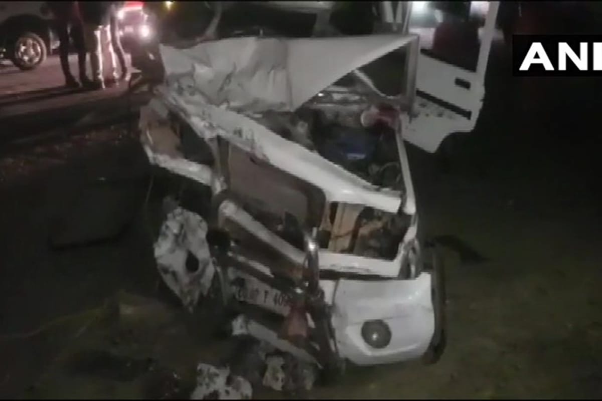 4 people died in collision between truck and car on NH-30 in Kondagaon