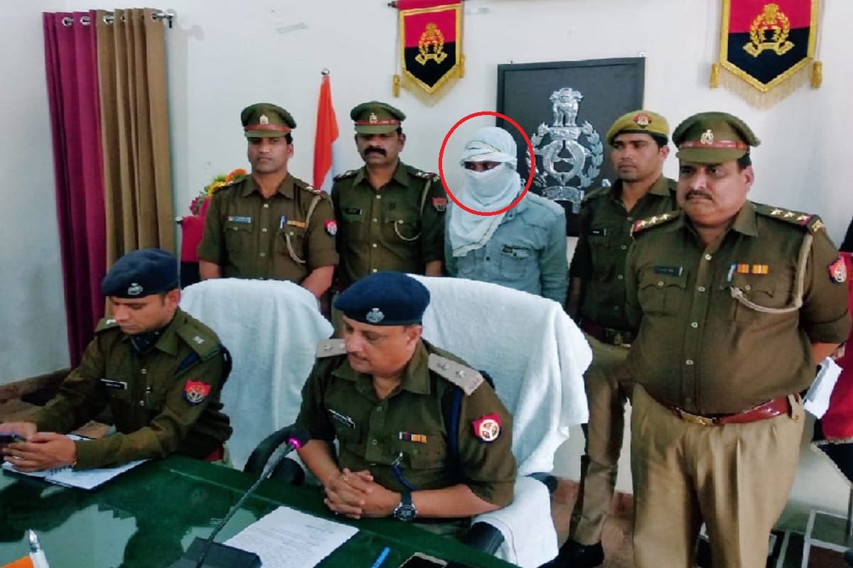 Muzaffarnagar police revealing murder of Asbab, and arrested a accused shooter