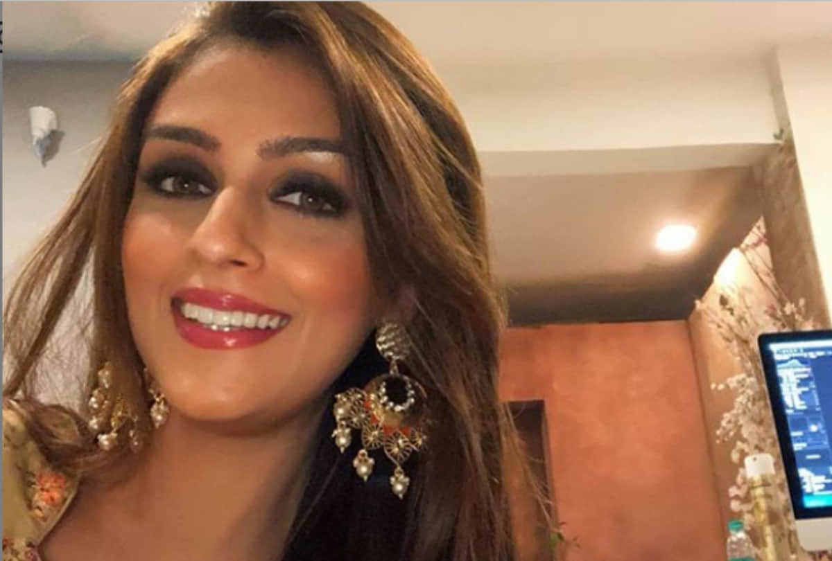 Bollywood Actress Aarti Chabria Engaged In A Private Ceremony