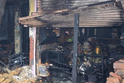 Crackers shop set fire in azamgarh
