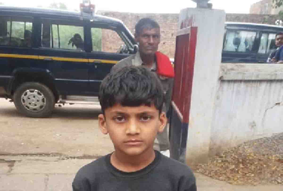 husband killed wife brutally in front of son