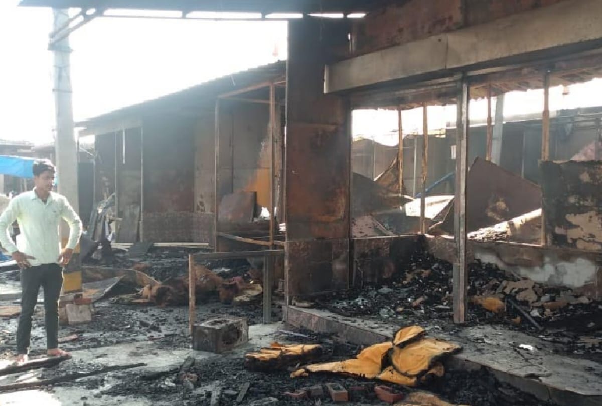Burning fire in furniture market 130 shops burnt in delhi