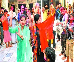 Gulal flown in temples of Ayodhya on Rangbhari Ekadashi