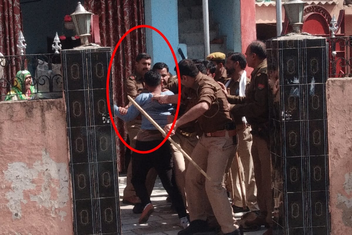 UP: people fall a building wall  in Muzaffarnagar, Attack on police, three arrested