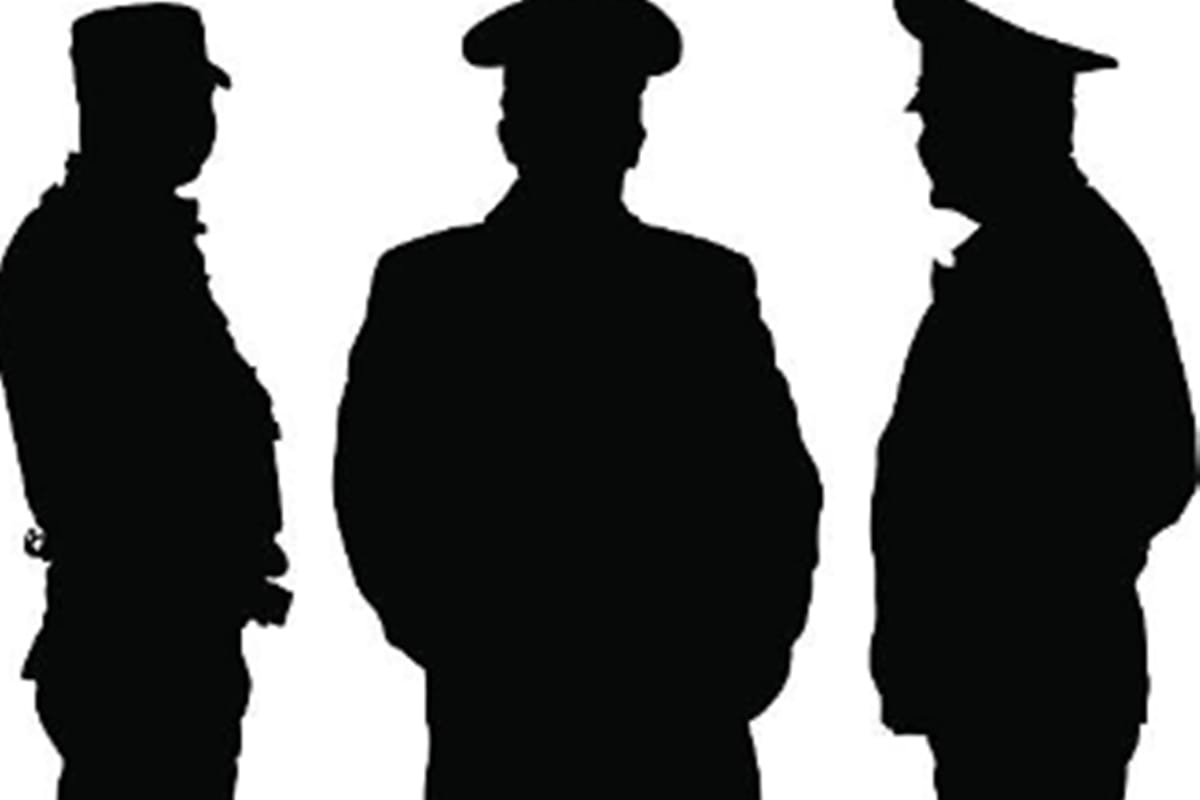 case filed against stf and banthara inspector in a loot case.