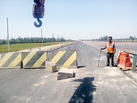 Closed on Express-Way Cut