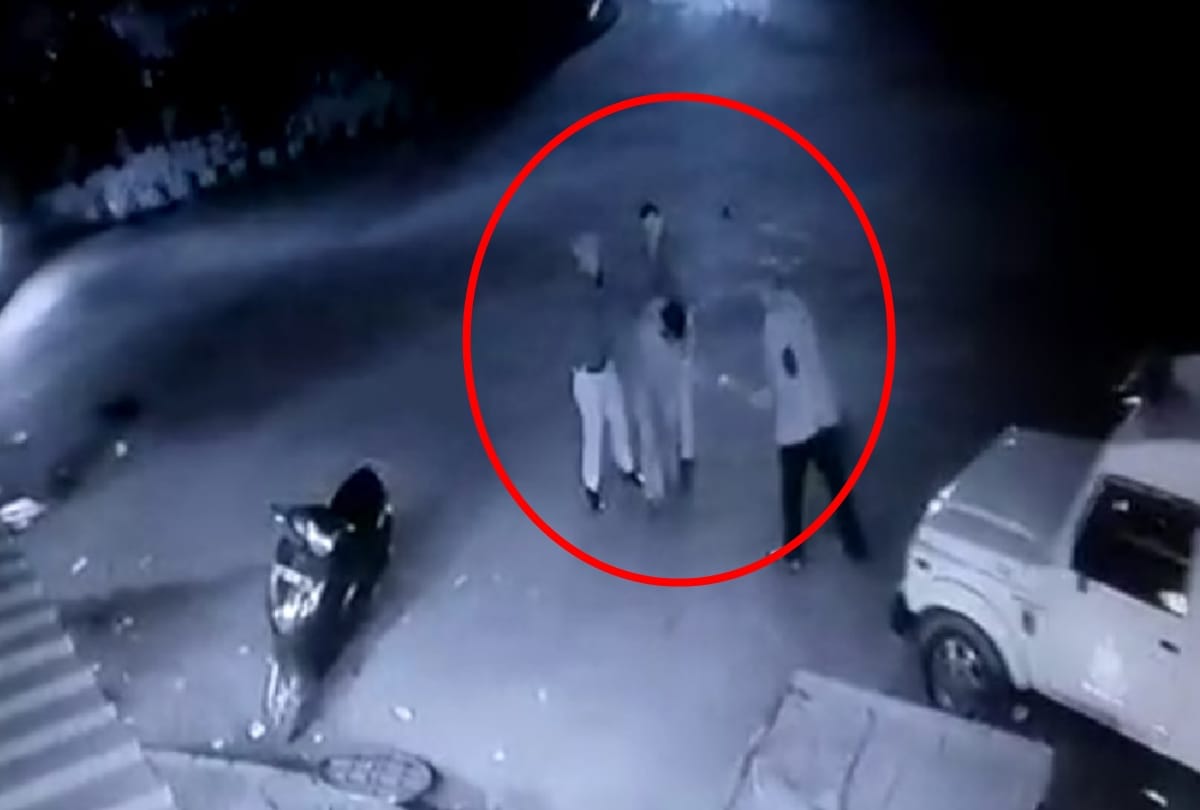 SHO beaten shopkeeper video viral in delhi