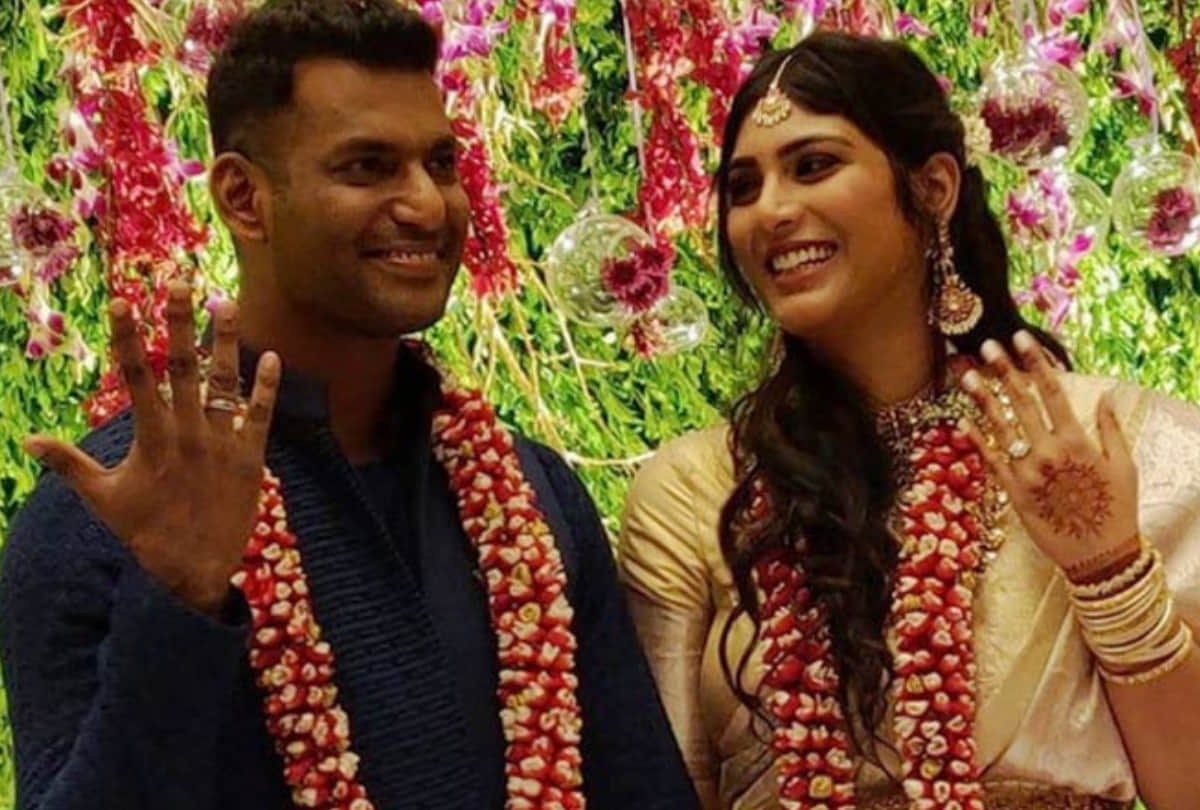Tamil actor Vishal gets engaged to his girlfriend Anisha