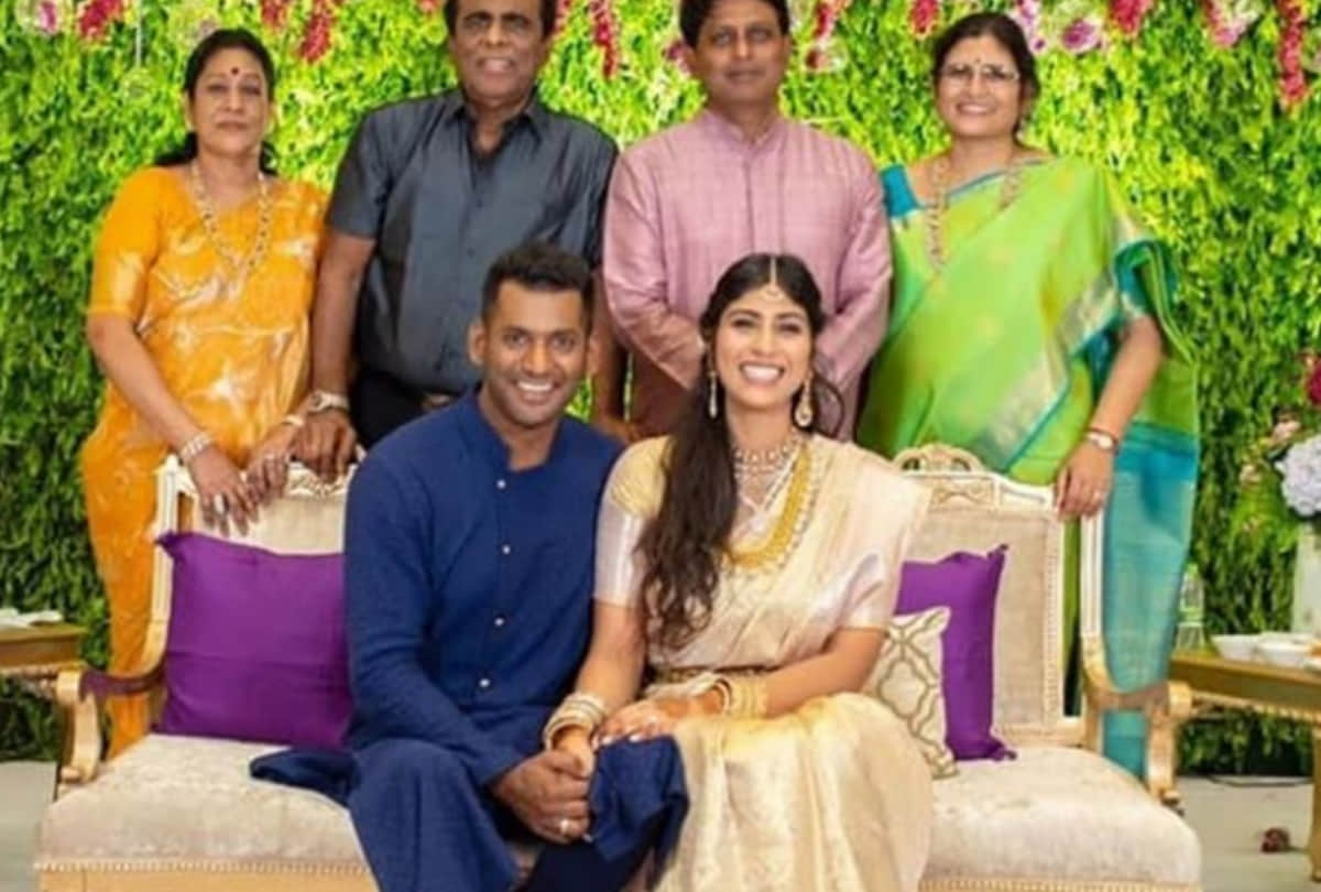 Tamil actor Vishal gets engaged to his girlfriend Anisha