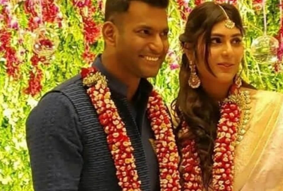 Tamil actor Vishal gets engaged to his girlfriend Anisha