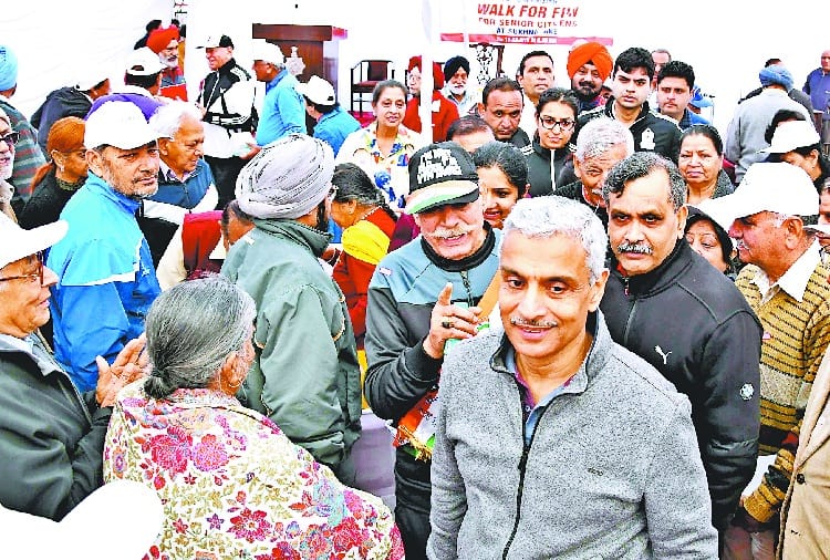 Senior Citizens Asked Chandigarh Police DGP Sanjay Beniwal about Challan