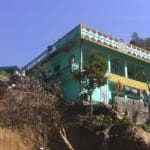 चंपावत जिले के अमोड़ी में खतरे की जद में आया आवासीय भवन