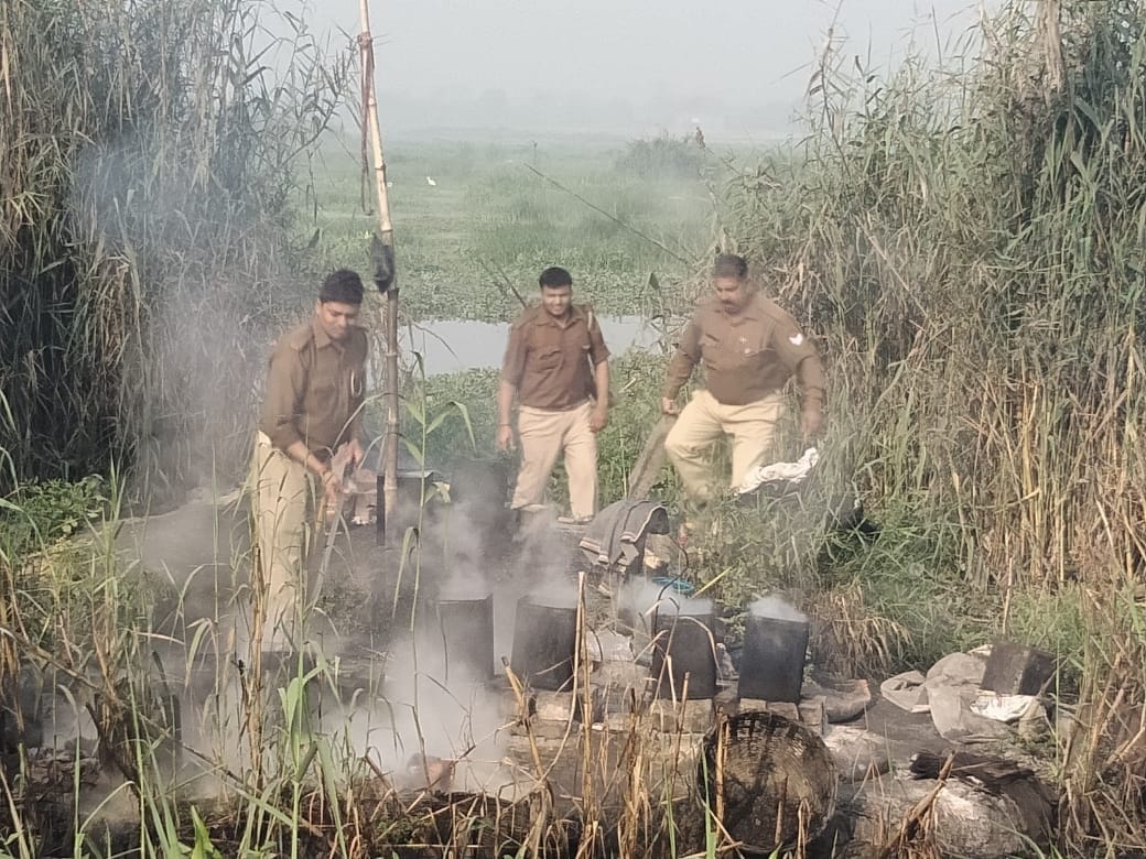80 लीटर अवैध शराब बरामद, लहन नष्ट