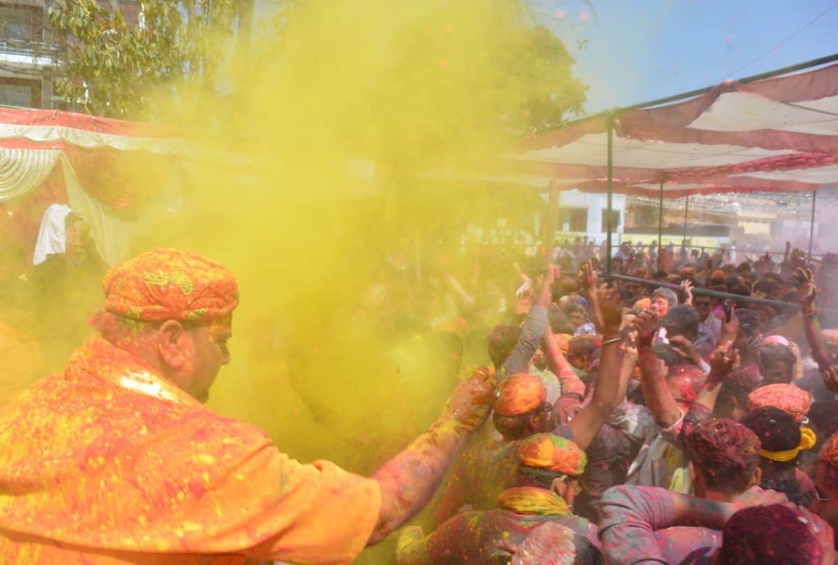 chhadimar holi celebrations in gokul mathura