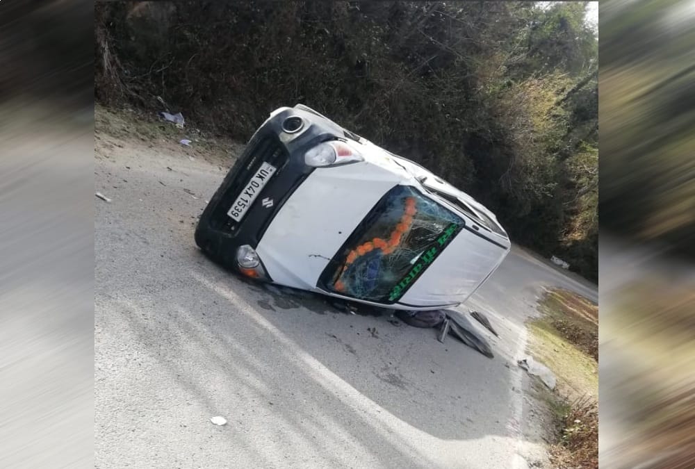 Car Overturned on road in devidhura uttarakhand one killed