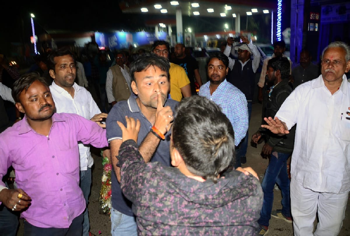 lok sabha elections 2019 Congress and Hindu Yuva Vahini scramble in raebareli