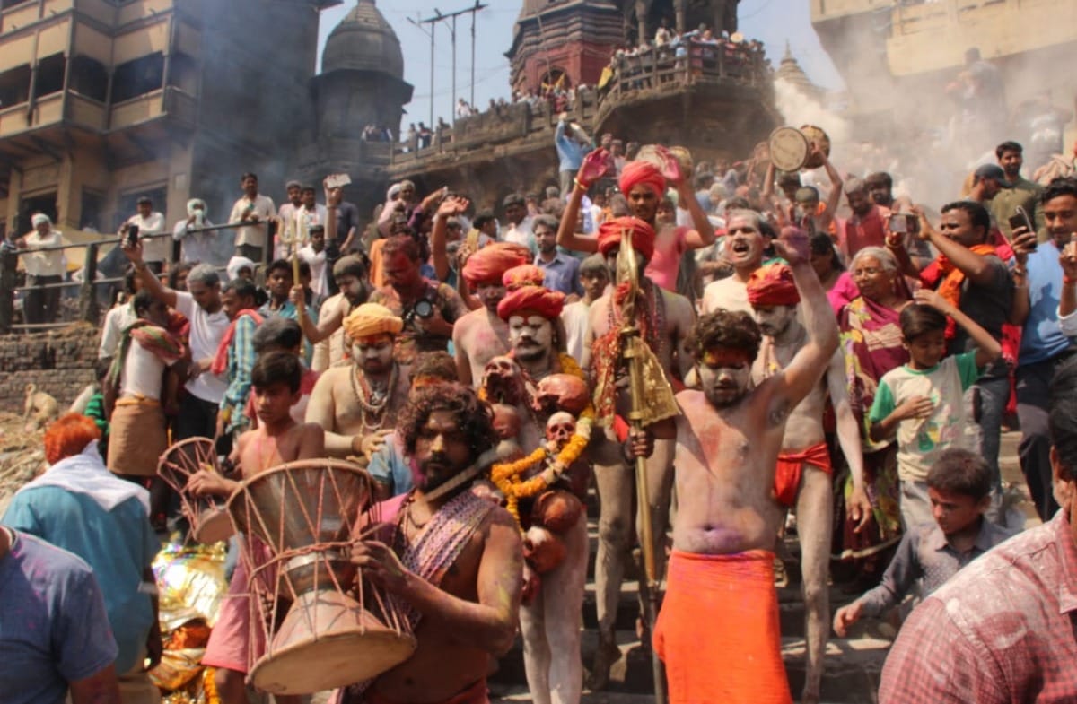 Holi played with cremation ashes in Varanasi