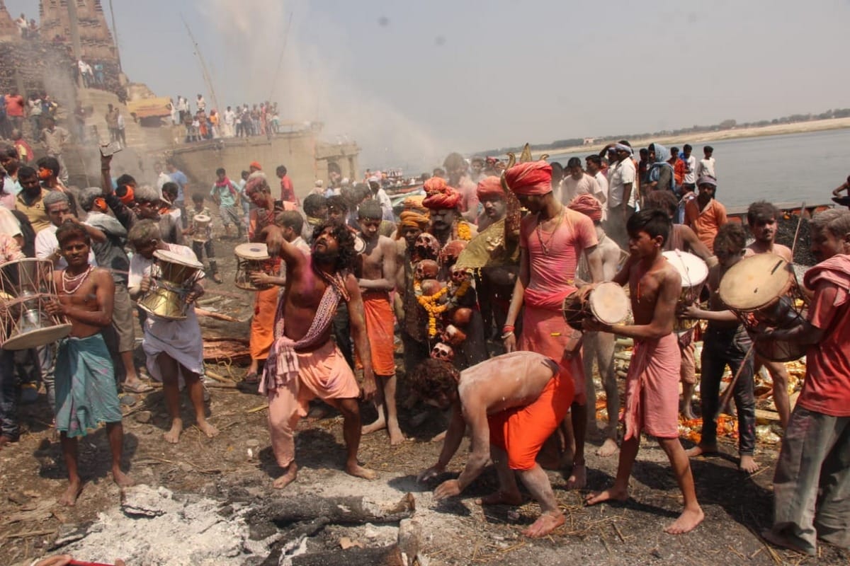 Holi played with cremation ashes in Varanasi