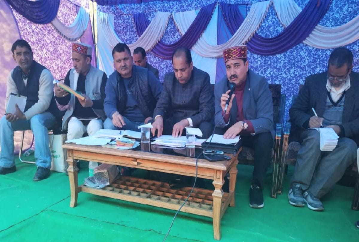 cm jairam thakur compagning with minister in mandi for lok sabha election 2019