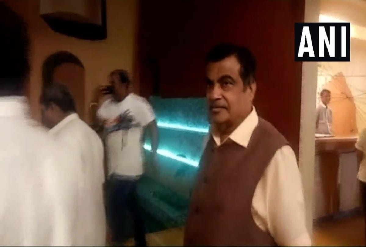 Nitin Gadkari arrives in goa for BJP legislature meet after demise of Goa CM Manohar Parrikar