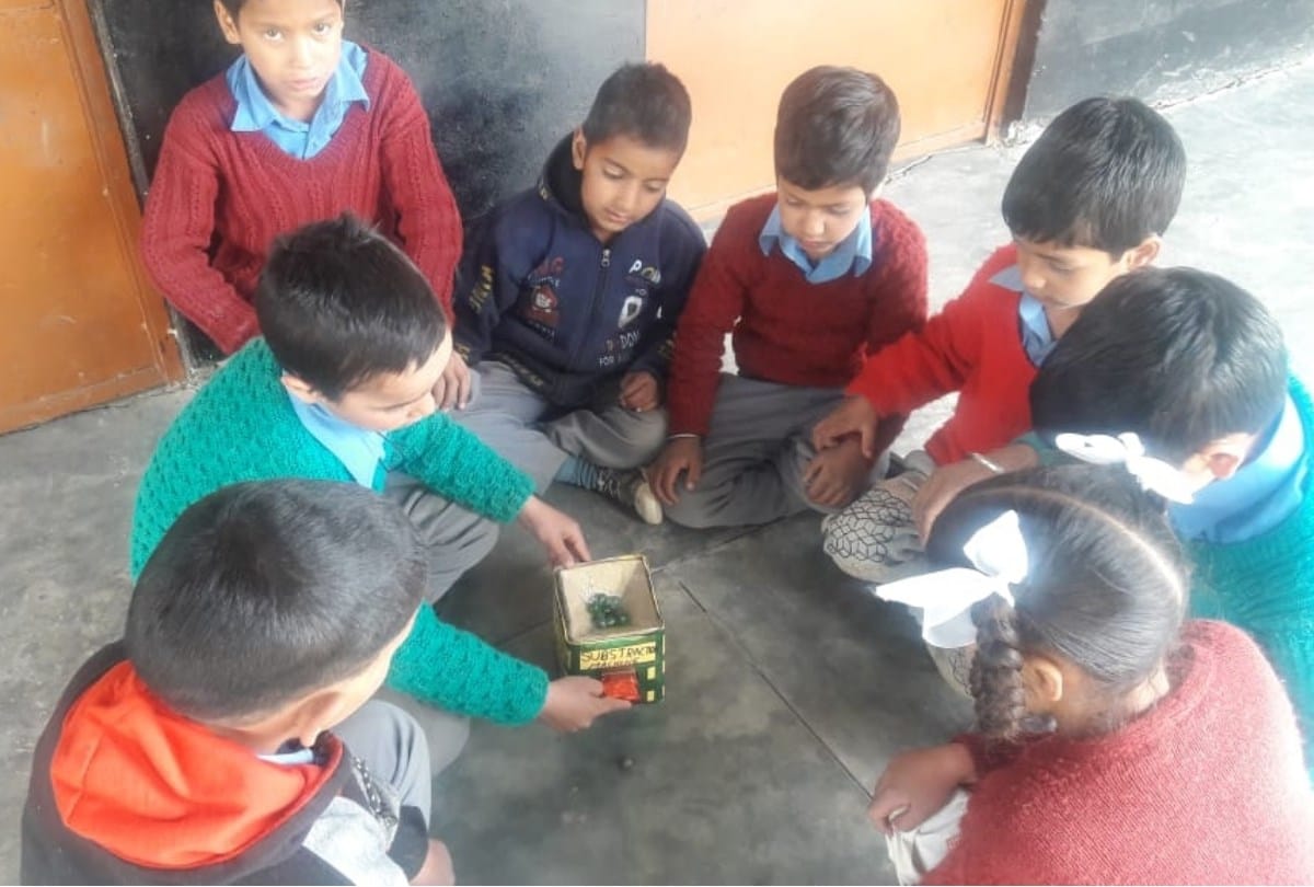 teacher made machine with cardboard to teach students in govt school chamba himachal pradesh