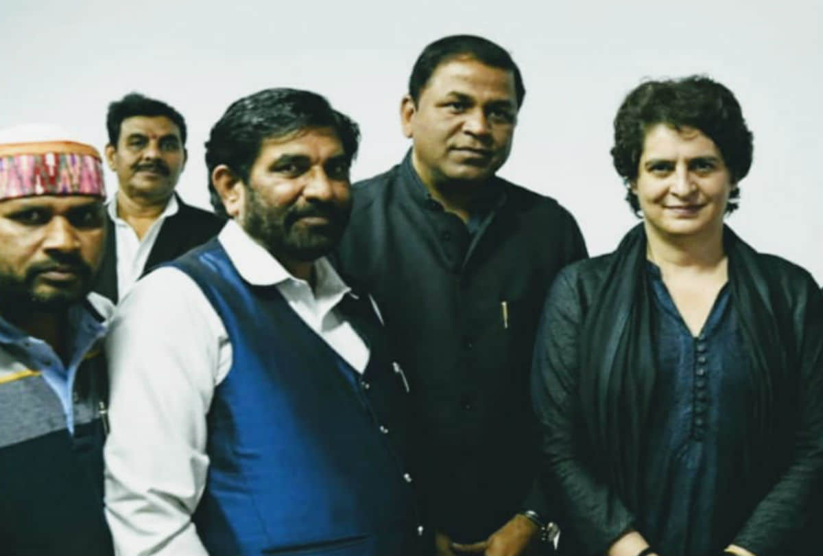 rahul gandhi and priyanka gandhi will address the rally in fatehpur sikri on april 15