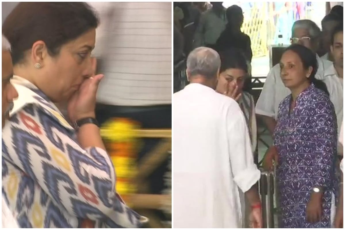 Smriti Irani gets emotional as she pays last respects to Goa CM Manohar Parrikar