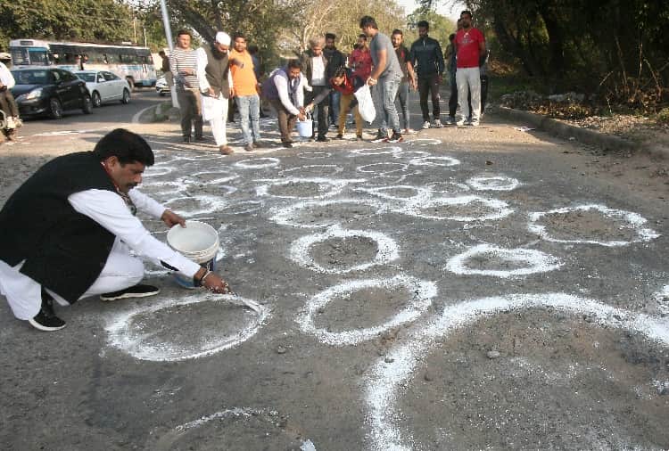 Lok Sabha Elections 2019, Unique Protest by Congress Against BJP