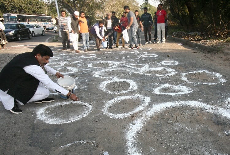 Lok Sabha Elections 2019, Unique Protest by Congress Against BJP