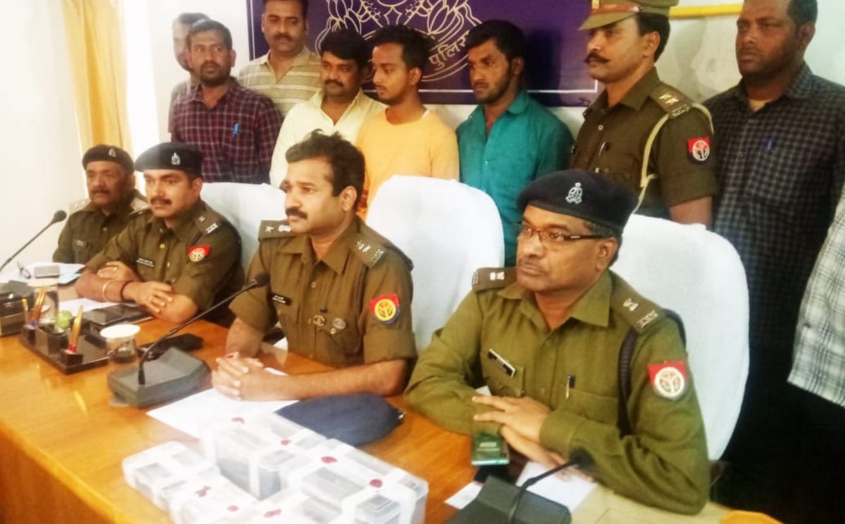 Police arrest two in robbery of Retired inspector home in varanasi