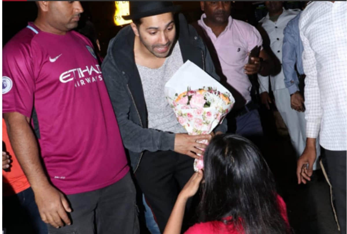 Varun Dhawan fan goes down on one knee and kisses him