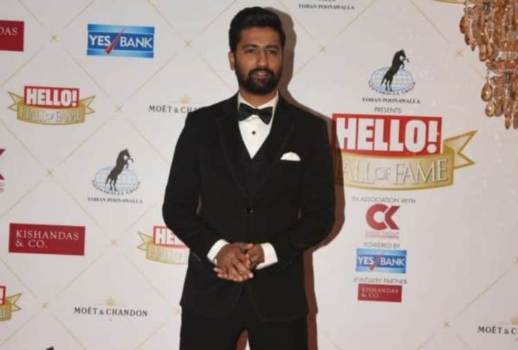 vicky kaushal spotted with katrina kaif in award function