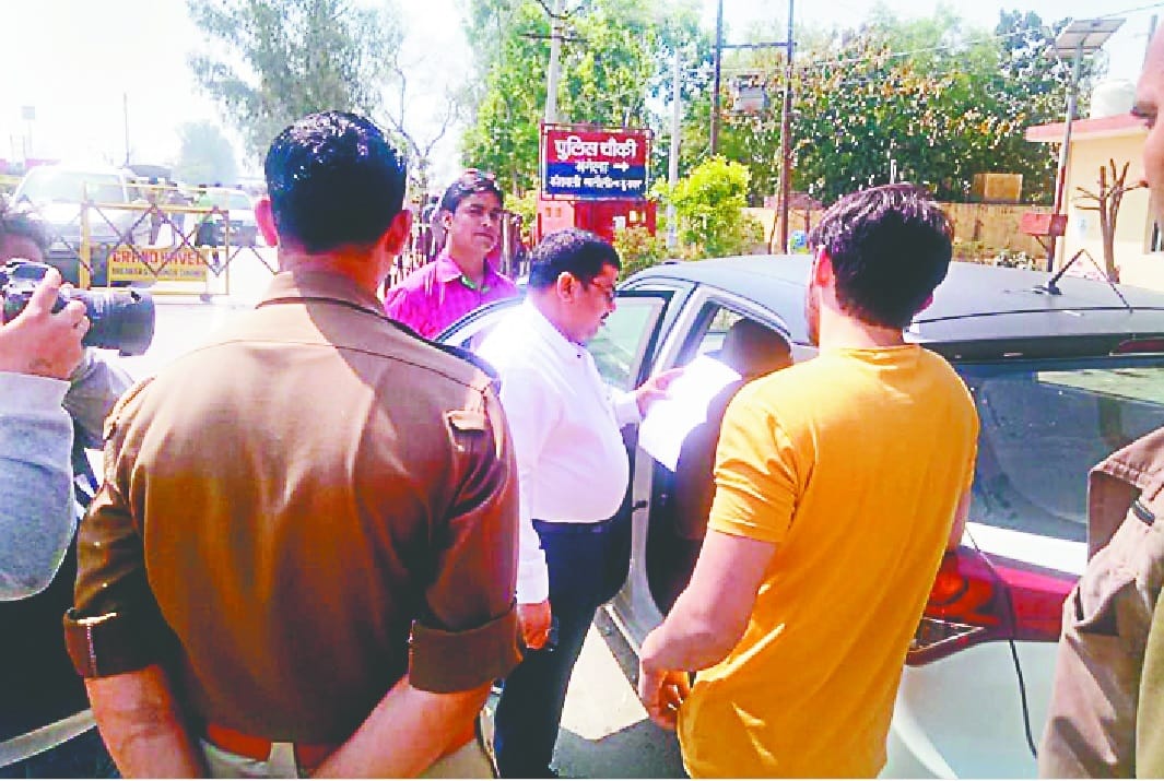 22 kg silver ornaments and Rs 11.5 lakh recovered in Muzaffarnagar