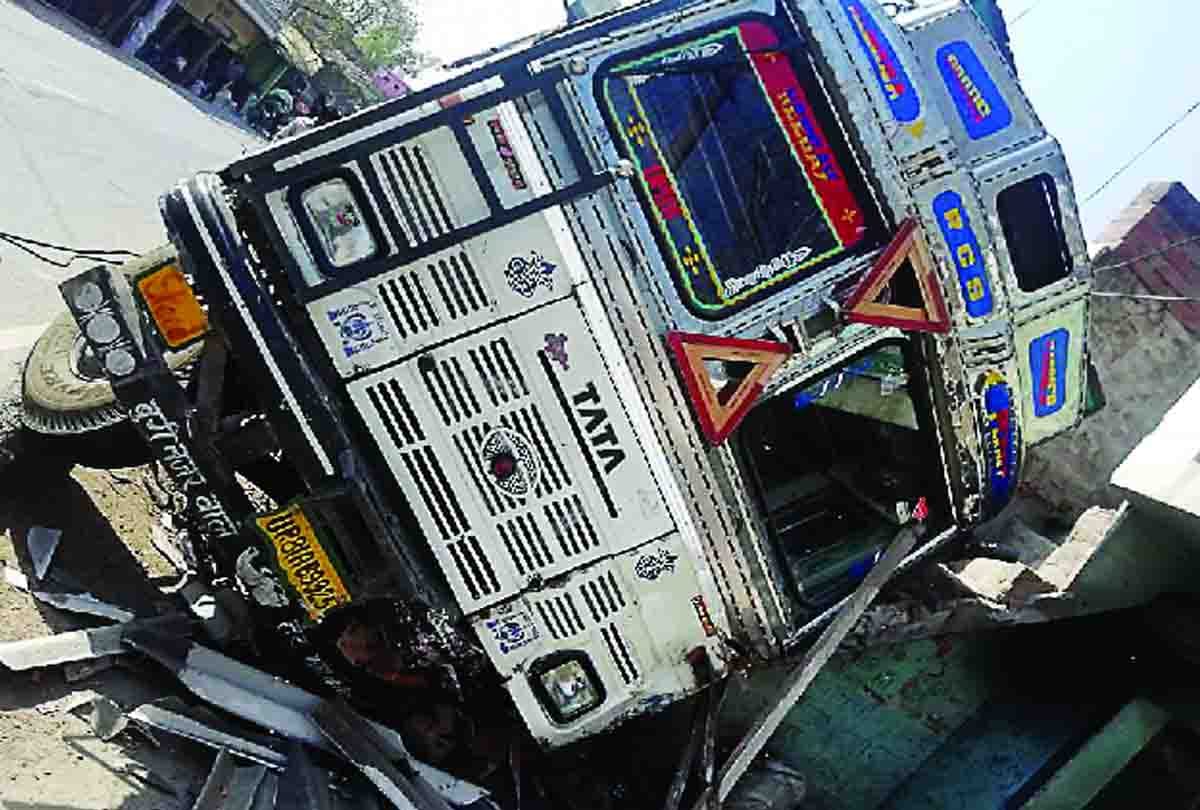 One Army jawan killed, another injured after being hit by truck in Srinagar