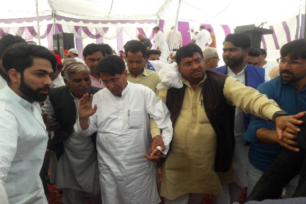 Chaudhary Ajit Singh's health worsened in sabha at Muzaffarnagar
