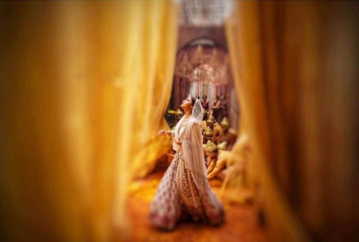 katrina kiara and many more stars appreciates alia bhatts kalank song ghar more pardeshiya