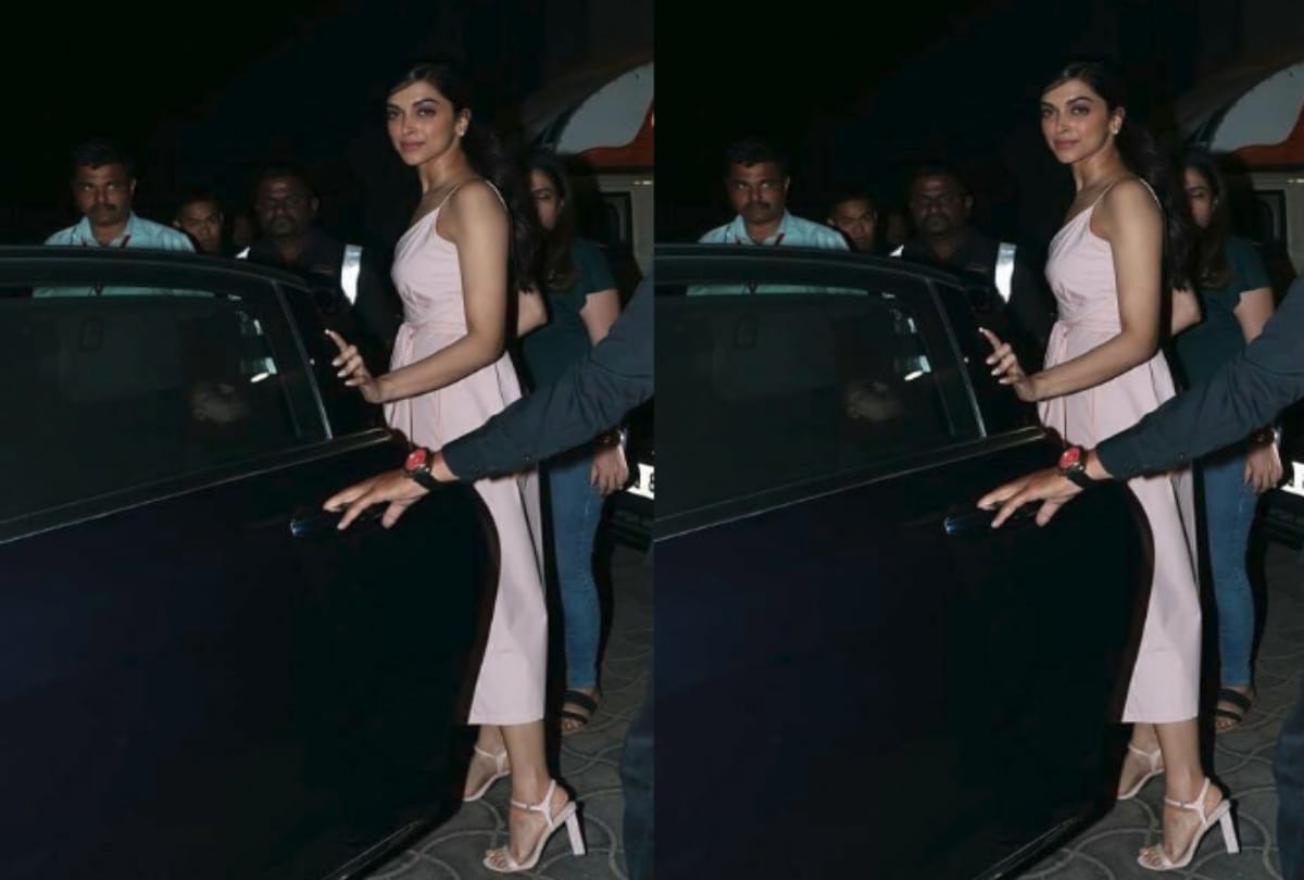 deepika padukone and ranbir kapoor kissed each other at a event photo viral