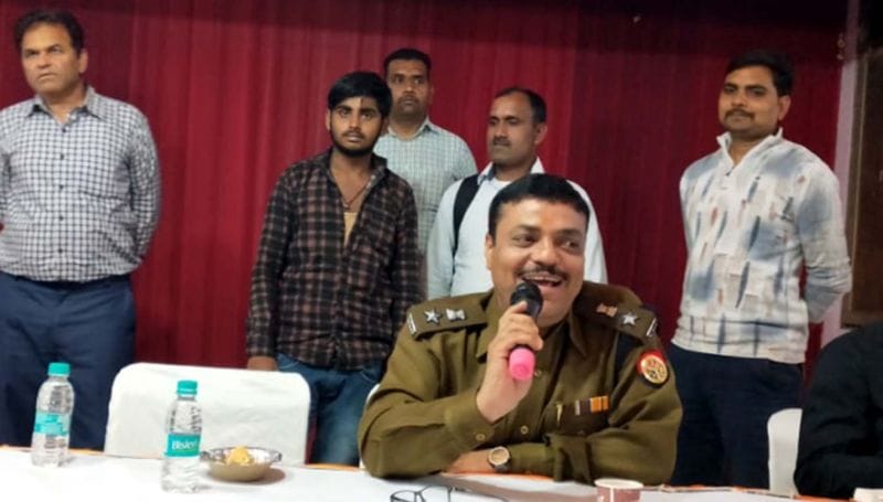 शिक्षक से चौथ मांगने का आरोपी पकड़ा