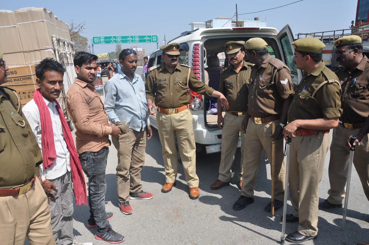 2.75 lakh recovered, three detained