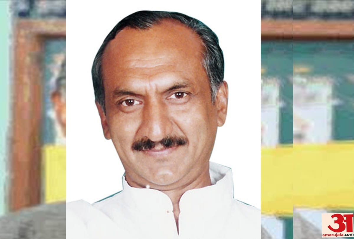 Lok Sabha Chunav 2019 the strange situation created during the election campaign netaji kneel