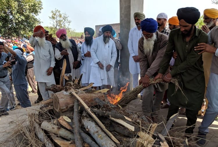 Rifleman Karamjeet Singh Funeral, Who Died in Ceasefire Violation on Border in Jammu Kashmir