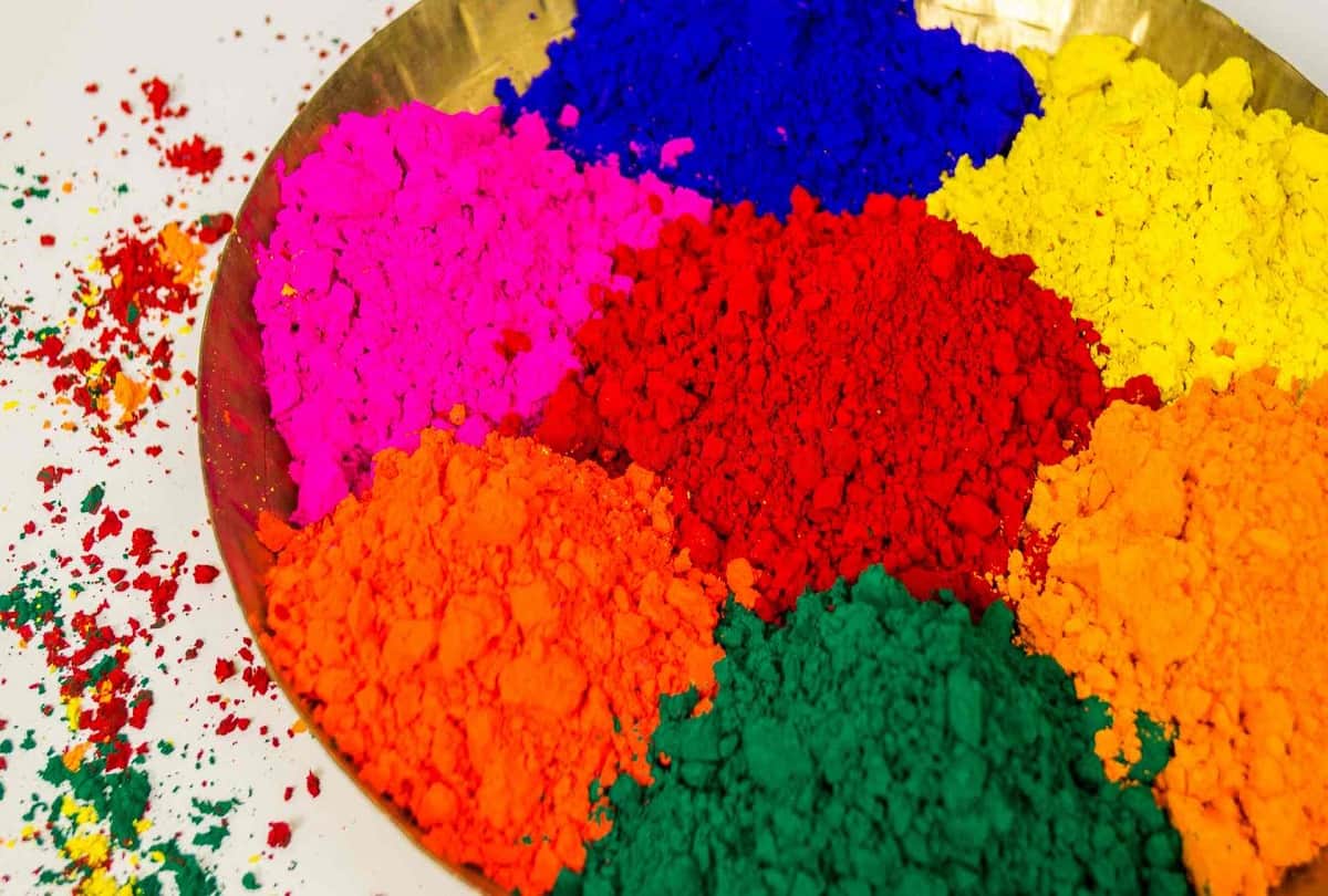Holi 2019 know how to make herbal holi colors natural gulal from flower and spices at home
