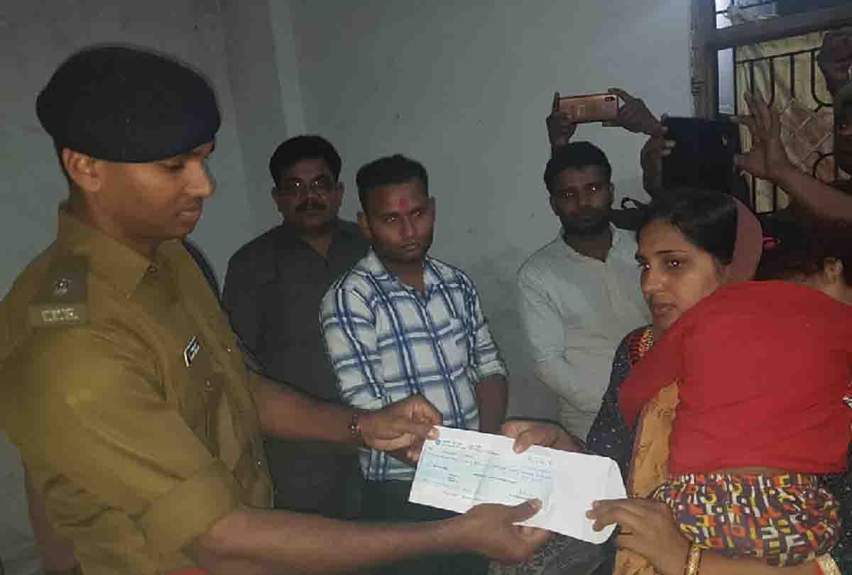 martyr pradeep wife neeraj get one day salary from police