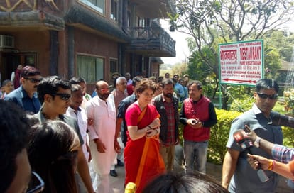 Loksabha Election 2019 : Priyanka gandhi second day yatra know all live update