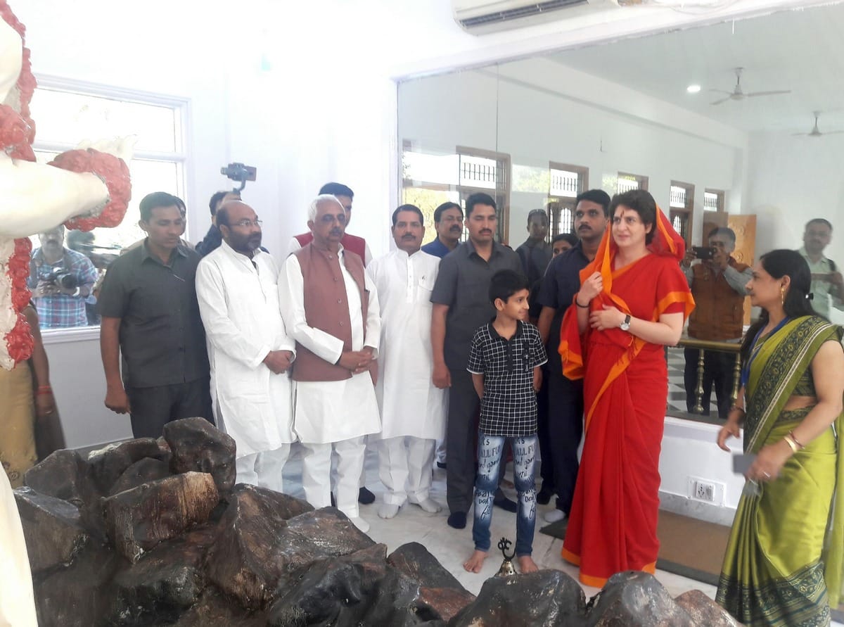 Priyanka gandhi road show in bhadohi for loksabha election 2019