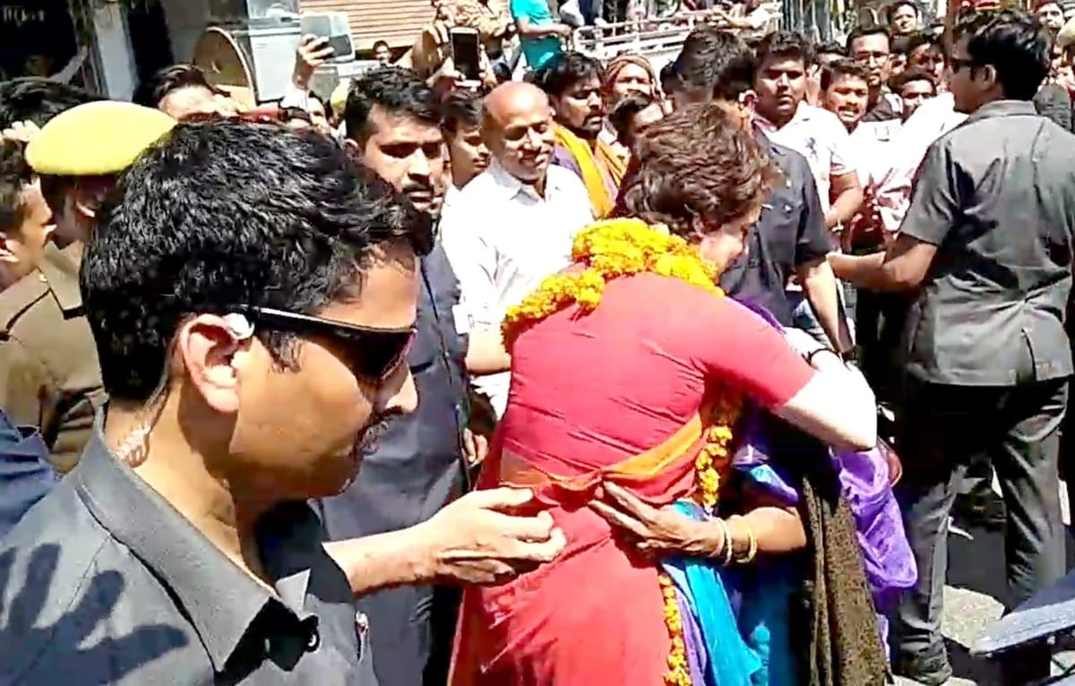 Priyanka gandhi road show in bhadohi for loksabha election 2019