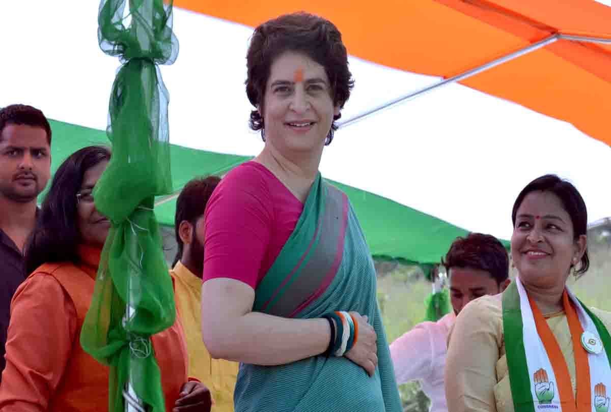 Unaware of dust and sunlight, people found it openly to Priyanka