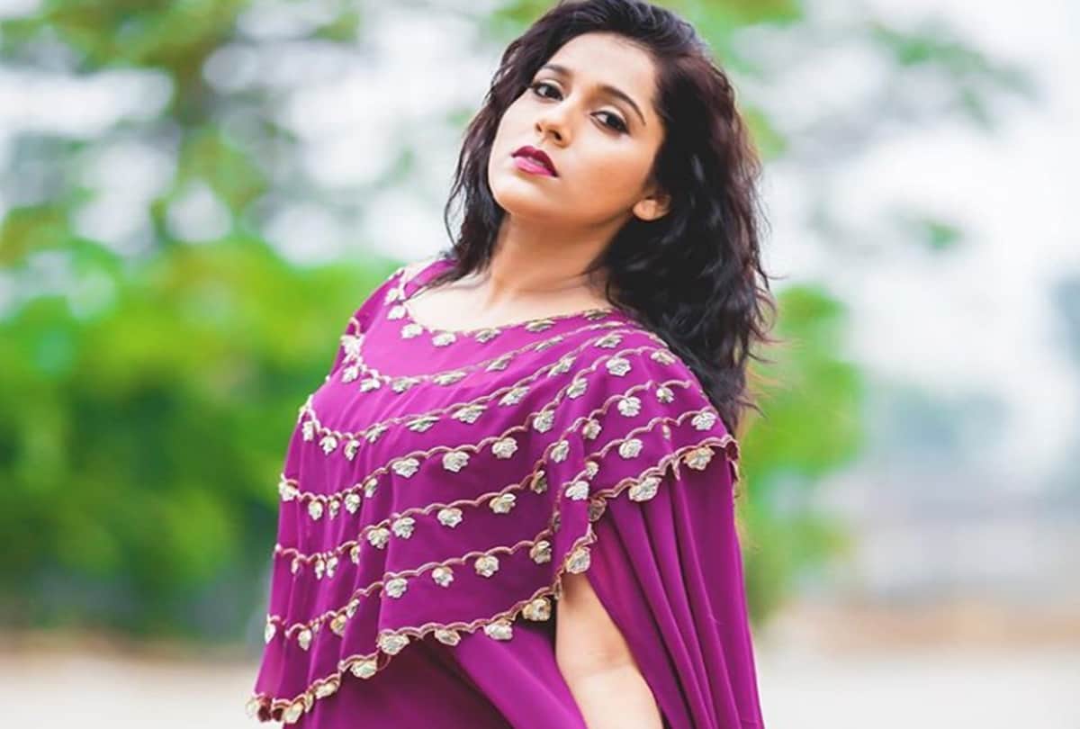 Telugu actress Rashmi Gautam reaction after her car rams into pedestrian
